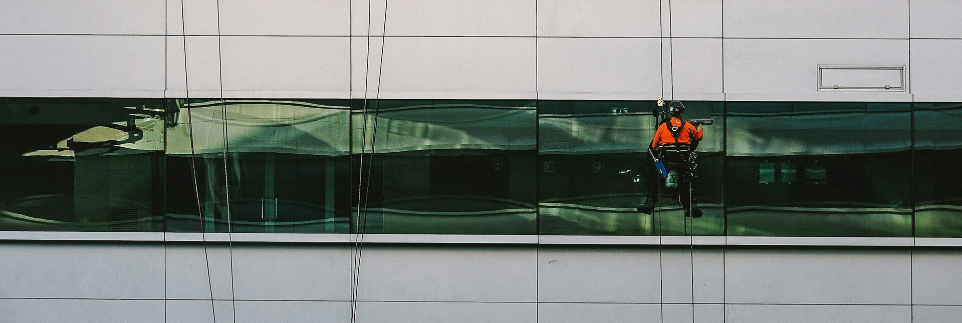 Abseiling & Rope Access Window Cleaning