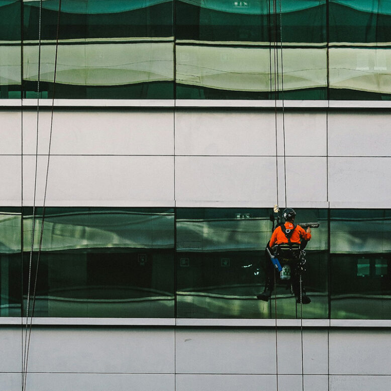 Abseiling & Rope Access Window Cleaning